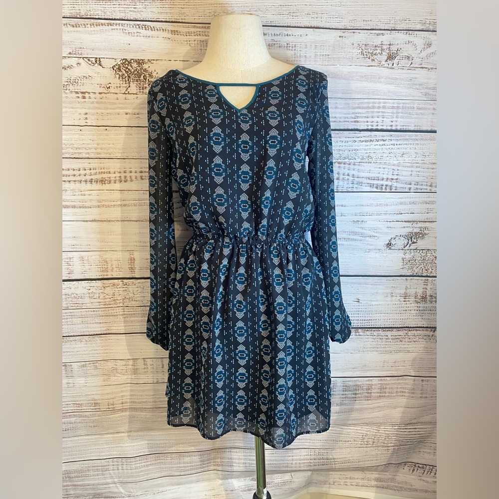 Woman’s small long sleeve mini dress blue and black bohemian print